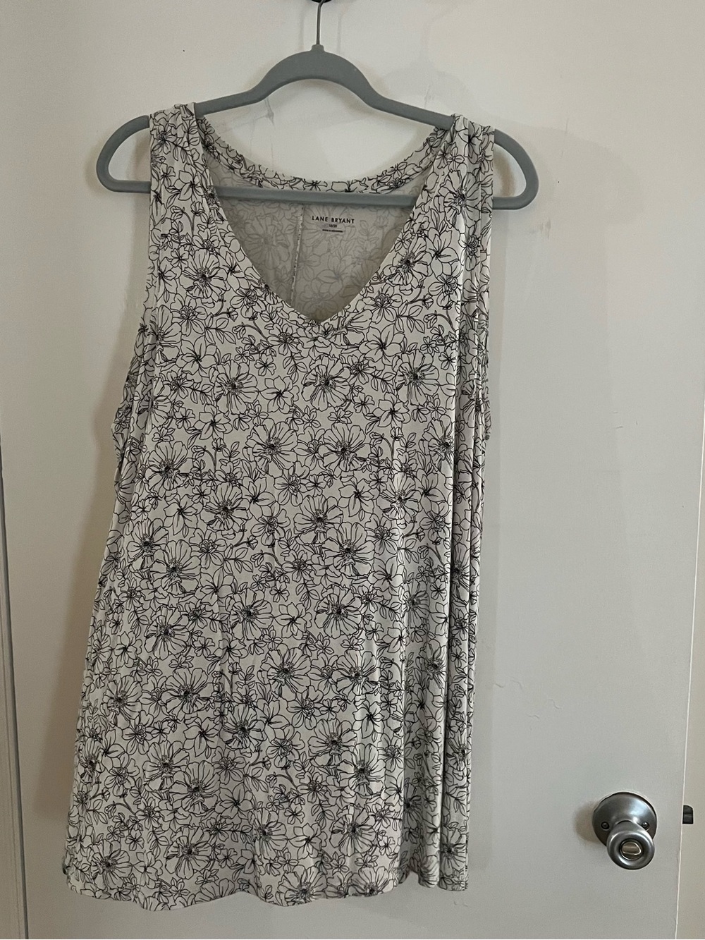 Lane Bryant Cream Floral V-Neck Tank Top